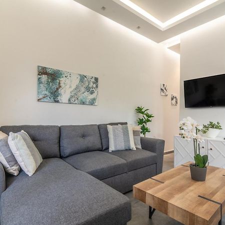 Misty Grey Apartment Near City Centre Kandiye Dış mekan fotoğraf